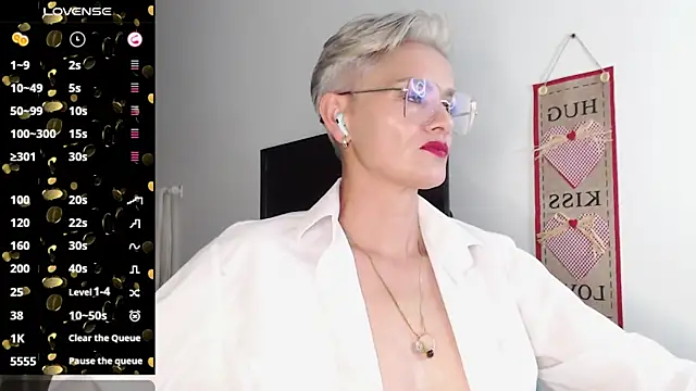 Snapshot of scarlett_paris22 chatting on February 11, 2025, 2:57 am scarlett paris22 online show from February 11, 2025, 2:57 am