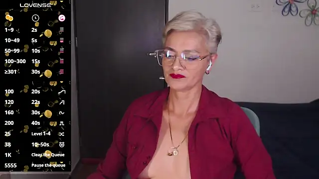 Snapshot of scarlett_paris22 chatting on January 12, 2025, 12:07 am scarlett paris22 online show from January 12, 2025, 12:07 am