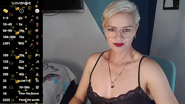Snapshot of scarlett_paris22 chatting on March 18, 2025, 12:08 am scarlett paris22 online show from March 18, 2025, 12:08 am