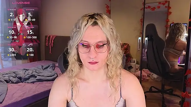 Lori Myaf online show from September 27, 2025, 3:29 pm