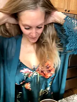 ItsDanniG online show from November 6, 2025, 5:28 pm