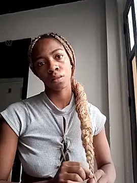 Snapshot of Shanelle__ chatting on February 13, 2026, 12:49 pm Shanelle online show from February 13, 2026, 12:49 pm