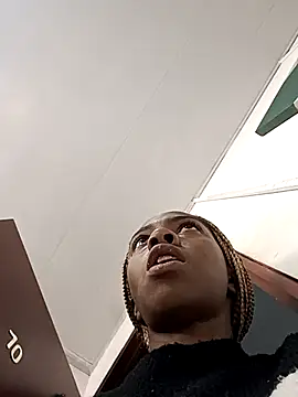 Snapshot of Shanelle__ chatting on February 25, 2026, 1:44 pm Shanelle online show from February 25, 2026, 1:44 pm