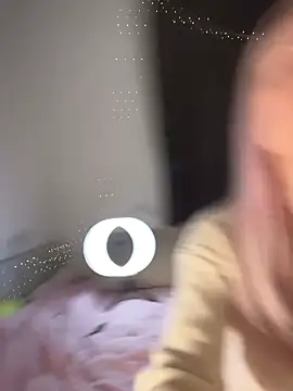 Snapshot of Ella_Charm chatting on February 19, 2026, 4:26 pm Ella Charm online show from February 19, 2026, 4:26 pm