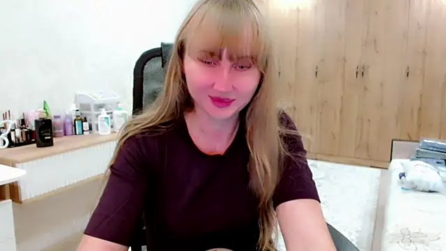 Snapshot of EveLove33 chatting on November 15, 2025, 5:06 pm EveLove33 online show from November 15, 2025, 5:06 pm