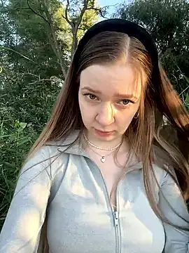 EvaWhite  online show from September 16, 2025, 2:51 pm