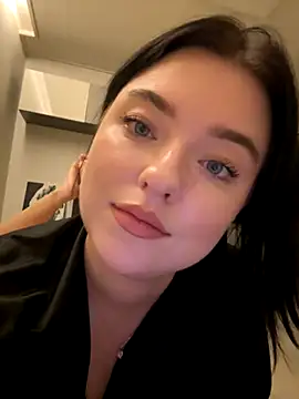 Angela Fosterr online show from November 27, 2025, 7:25 pm