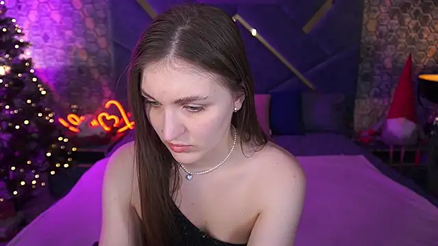 Snapshot of EmmyCharmm chatting on December 23, 2025, 6:56 am EmmyCharmm online show from December 23, 2025, 6:56 am