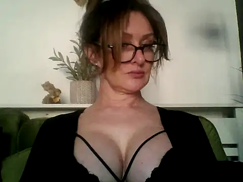 Princessviaa online show from January 24, 2025, 1:03 pm