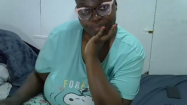 Snapshot of MamaGotYou chatting on January 15, 2025, 10:59 am MamaGotYou online show from January 15, 2025, 10:59 am