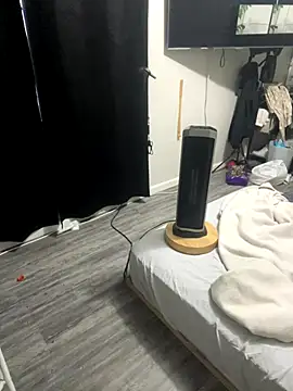 Snapshot of demonslayerr999 chatting on November 8, 2025, 12:58 am demonslayerr999 online show from November 8, 2025, 12:58 am