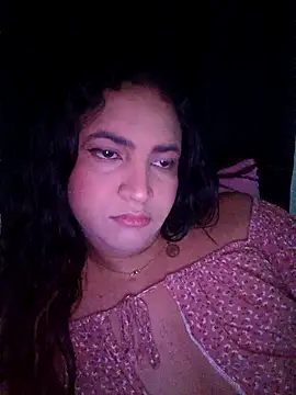 Snapshot of Andrys_ chatting on May 4, 2026, 10:45 pm Andrys online show from May 4, 2026, 10:45 pm