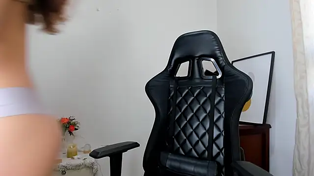 Snapshot of amara_falcon chatting on November 14, 2025, 1:48 pm amara falcon online show from November 14, 2025, 1:48 pm