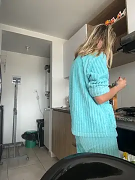 Ameellie online show from October 8, 2025, 3:46 pm