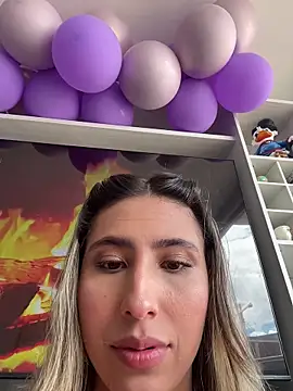 Ameellie online show from November 12, 2025, 4:11 pm