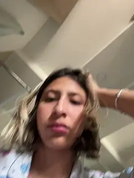 Ameellie online show from November 22, 2025, 4:06 pm