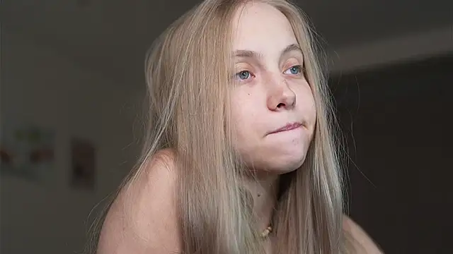 Snapshot of _Appr0ved_ chatting on November 17, 2025, 4:11 pm Appr0ved online show from November 17, 2025, 4:11 pm