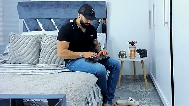 Zack Froone online show from November 26, 2025, 12:49 pm