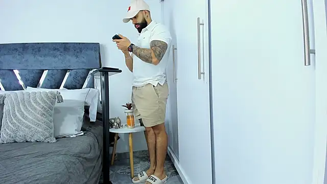 Zack Froone online show from December 5, 2025, 12:15 pm