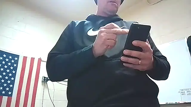 Snapshot of Cockrub1 chatting on January 6, 2025, 12:57 pm Cockrub1 online show from January 6, 2025, 12:57 pm