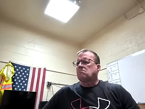 Snapshot of Cockrub1 chatting on February 18, 2026, 12:23 pm Cockrub1 online show from February 18, 2026, 12:23 pm