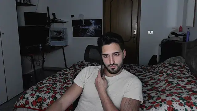 Snapshot of Alexox02 chatting on October 17, 2025, 5:15 pm Alexox02 online show from October 17, 2025, 5:15 pm