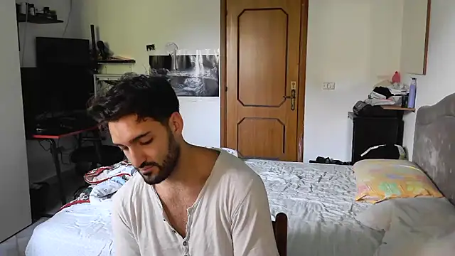 Snapshot of Alexox02 chatting on October 22, 2025, 7:19 am Alexox02 online show from October 22, 2025, 7:19 am