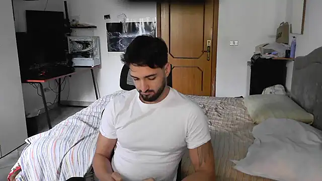 Snapshot of Alexox02 chatting on November 19, 2025, 10:04 am Alexox02 online show from November 19, 2025, 10:04 am