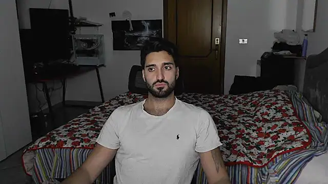 Snapshot of Alexox02 chatting on November 3, 2025, 10:02 pm Alexox02 online show from November 3, 2025, 10:02 pm