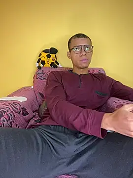 MoiseXxx 777 online show from March 18, 2025, 9:56 am