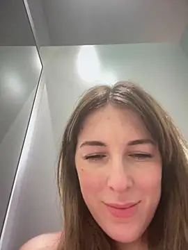 MommmyYummy online show from December 27, 2024, 5:48 pm