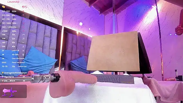 EmmaDuque online show from February 9, 2025, 1:25 pm