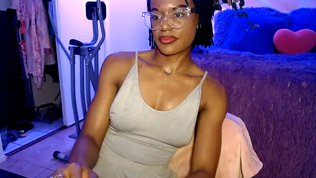 Snapshot of CocoSage chatting on May 5, 2026, 5:21 am CocoSage online show from May 5, 2026, 5:21 am