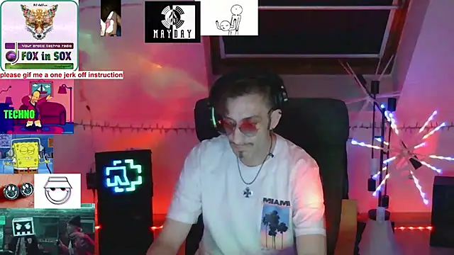 Snapshot of RevilO1180 chatting on January 15, 2026, 4:27 am RevilO1180 online show from January 15, 2026, 4:27 am