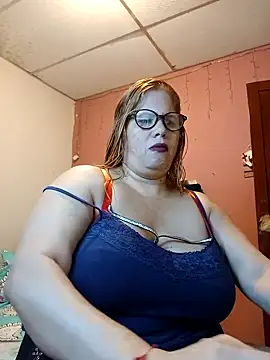 Snapshot of EllisW8 chatting on February 26, 2025, 3:43 pm EllisW8 online show from February 26, 2025, 3:43 pm