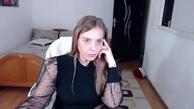 evamaria2024 online show from November 28, 2025, 10:15 am