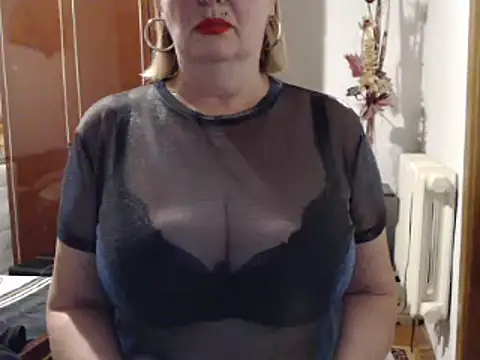 Snapshot of Secretfox chatting on October 18, 2025, 4:36 am Secretfox online show from October 18, 2025, 4:36 am