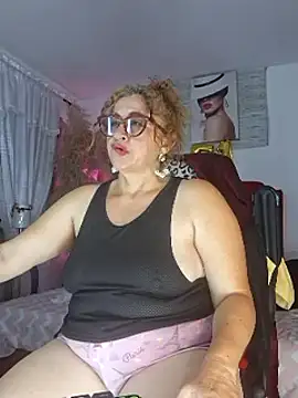 evelin hott online show from February 26, 2025, 6:51 am