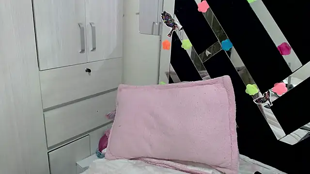 Snapshot of katery_wok11 chatting on November 13, 2025, 7:01 am katery wok11 online show from November 13, 2025, 7:01 am