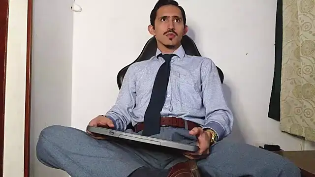 Snapshot of HomeAloneK chatting on February 10, 2026, 7:35 pm HomeAloneK online show from February 10, 2026, 7:35 pm