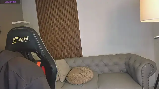 liam collins21 online show from April 14, 2026, 11:37 am