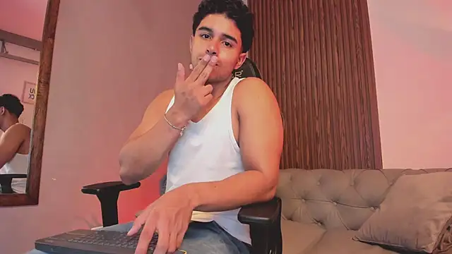 Snapshot of liam_collins21 chatting on January 17, 2026, 12:09 pm liam collins21 online show from January 17, 2026, 12:09 pm