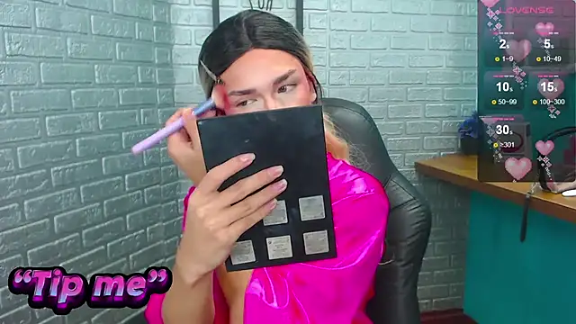 Snapshot of Mike_Nourr chatting on November 12, 2025, 2:37 am Mike Nourr online show from November 12, 2025, 2:37 am