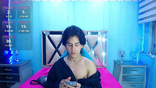 Snapshot of alex_477 chatting on May 11, 2026, 11:33 am alex 477 online show from May 11, 2026, 11:33 am