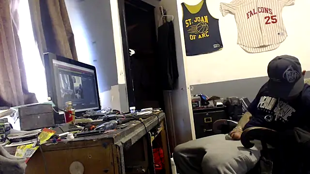 sledge901 online show from November 4, 2025, 9:29 pm