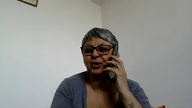 roseblak42 online show from March 6, 2026, 10:43 am