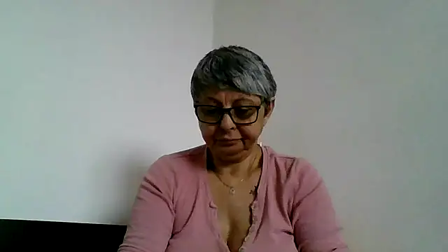 roseblak42 online show from April 2, 2026, 10:11 am