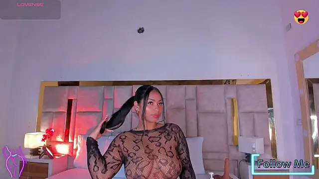 Miss Abigail  online show from October 17, 2025, 1:24 pm