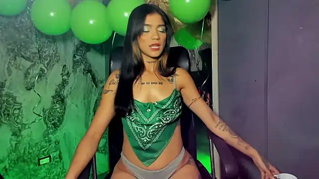 Trinna harperr online show from March 18, 2025, 2:29 am