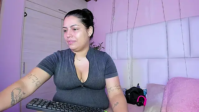kiana cream online show from September 27, 2025, 12:33 pm